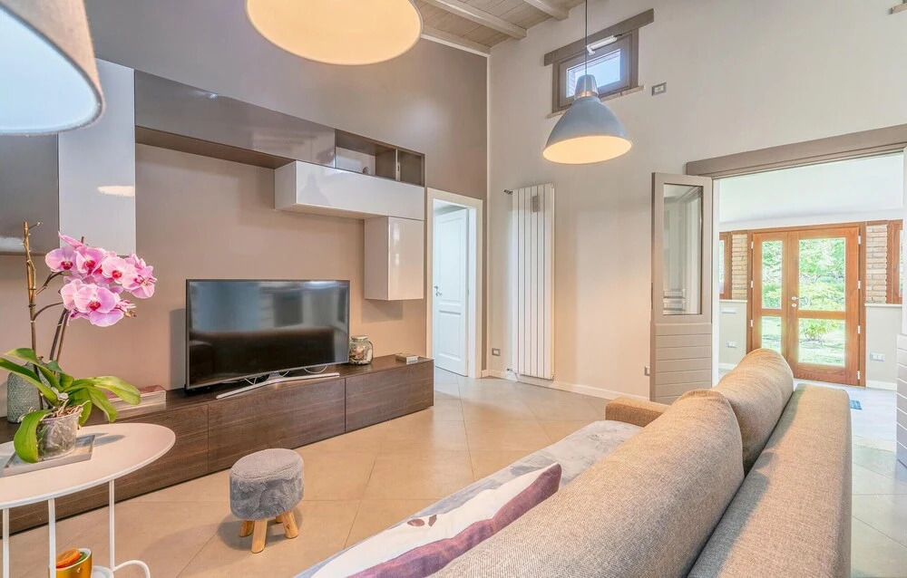 Stunning Home In Orte