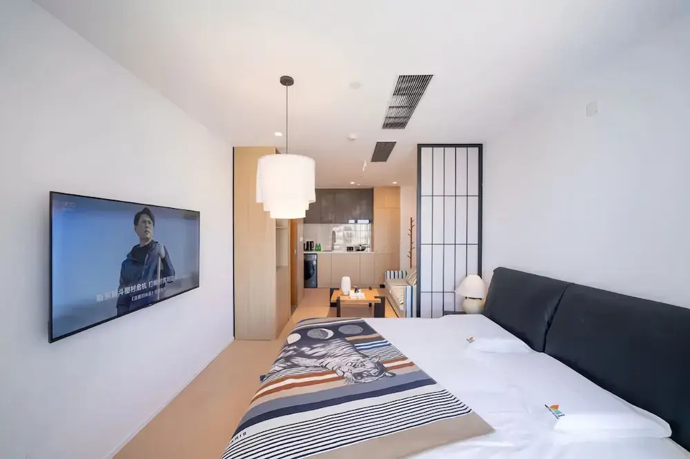Shanghai Hills&FanStay close to Tianzifang Line 9