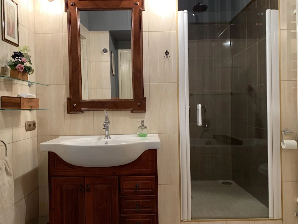 Luxury Apartment by Hi5-Baross Sqr Suite