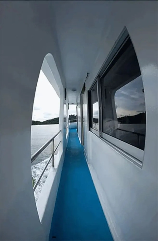 EL Nido Floating Hotel
