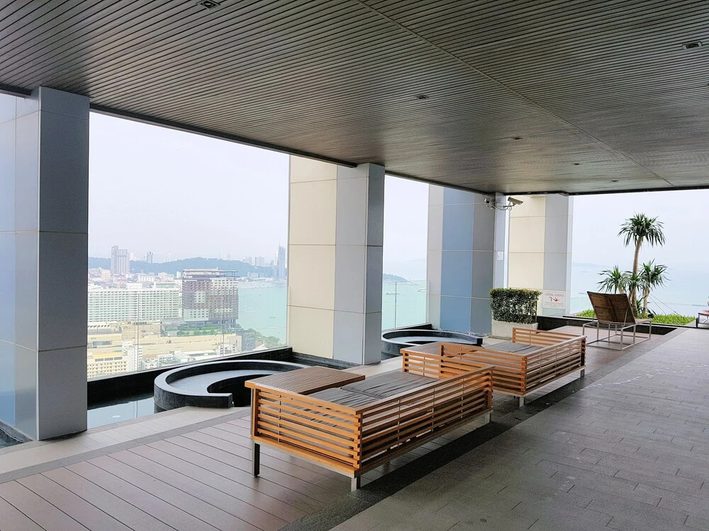1BR Centric Sea 102 With Infinity Pool