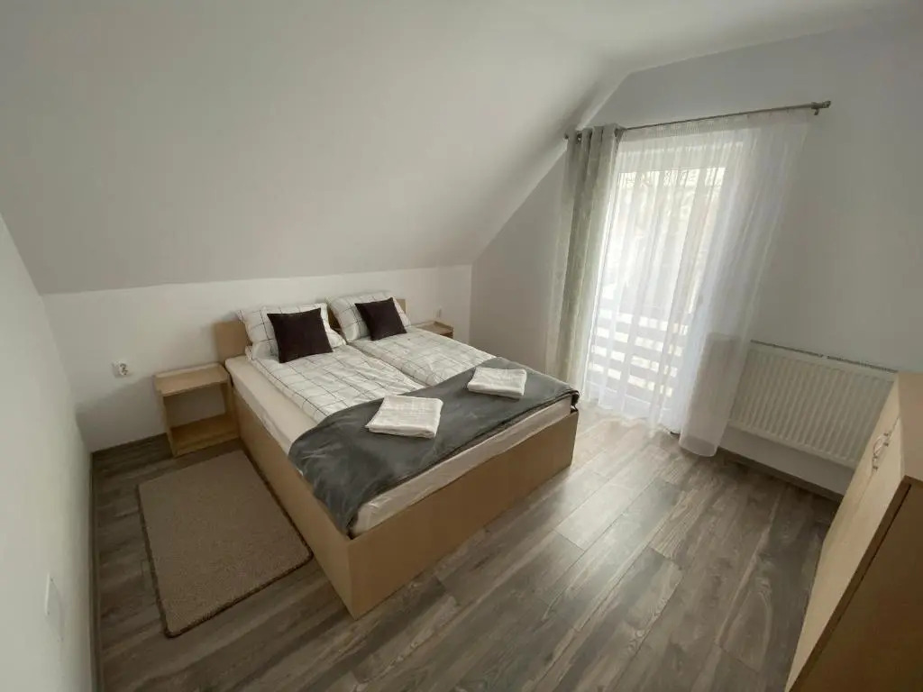 Fenyő Apartman House Ii.