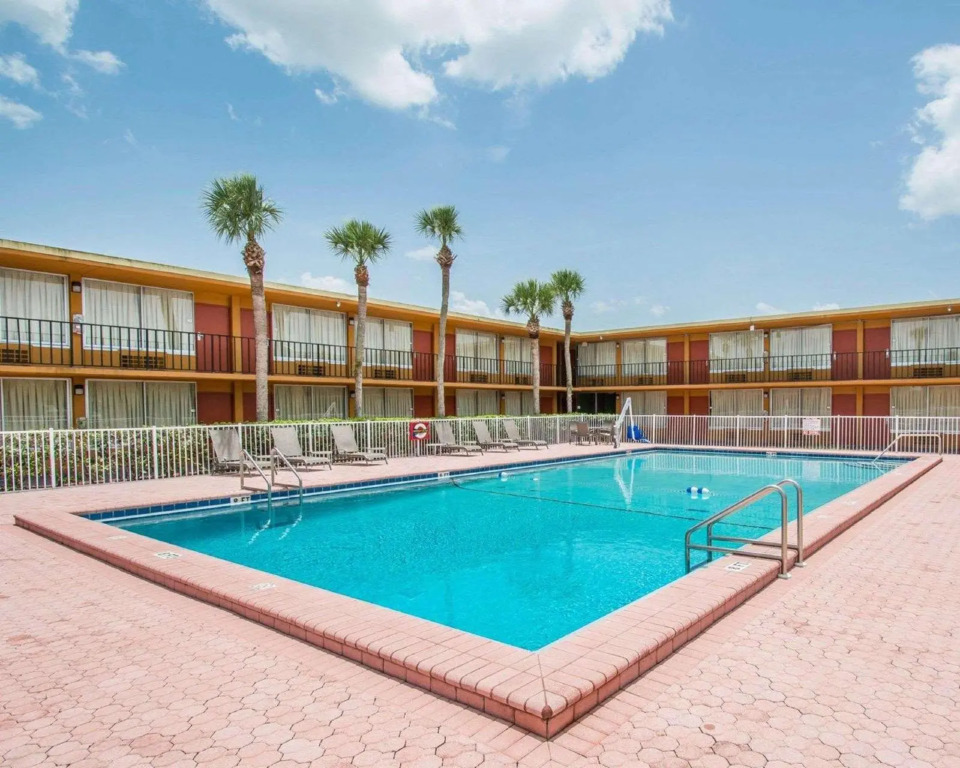 Rodeway Inn Davenport - Maingate South