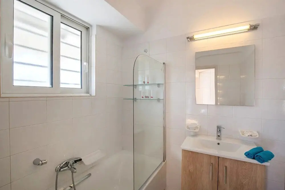 Stylish one-bedroom maisonette in Mets