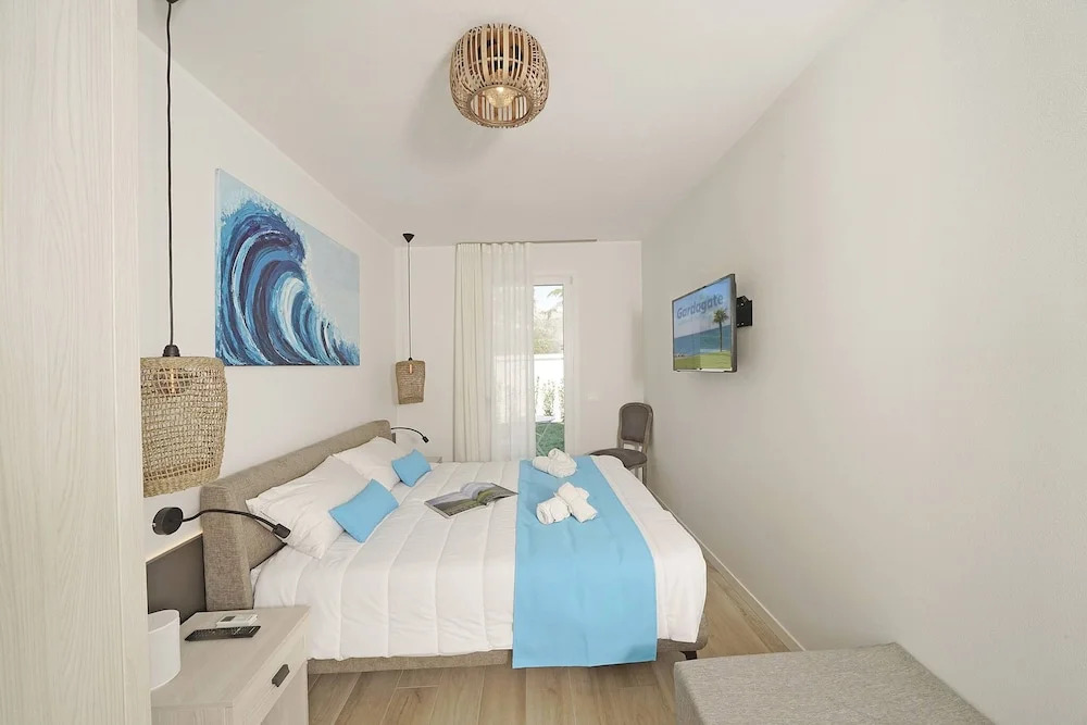 Lagolux in Sirmione With 2 Bedrooms and 2 Bathrooms