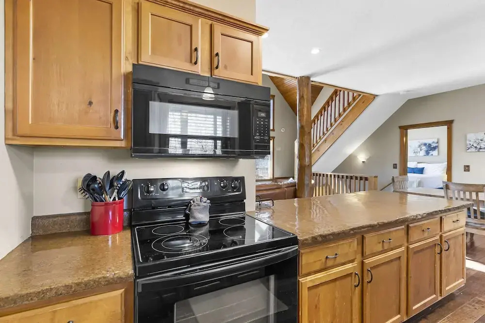 Serenity Oaks Stay for 16!