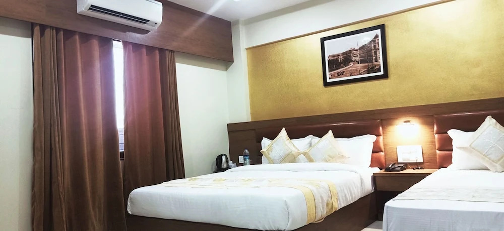 Deluxe Inn