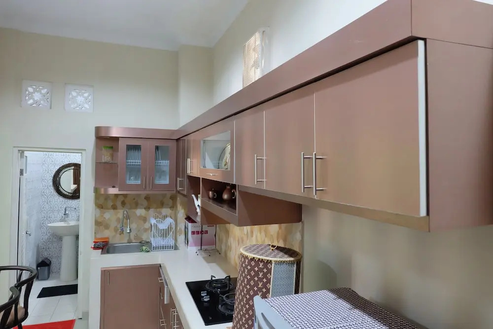 Simply Homy Guest House Uty Kronggahan