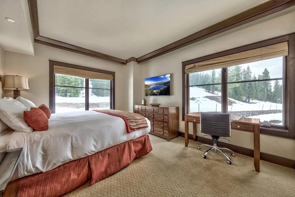 Huge 3 Bedroom  At Northstar | Sleeps 10 Condo by RedAwning