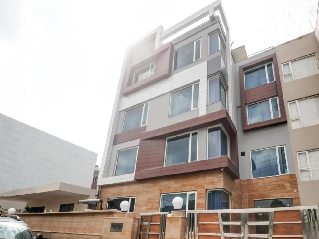 FabHotel Growvid Inn
