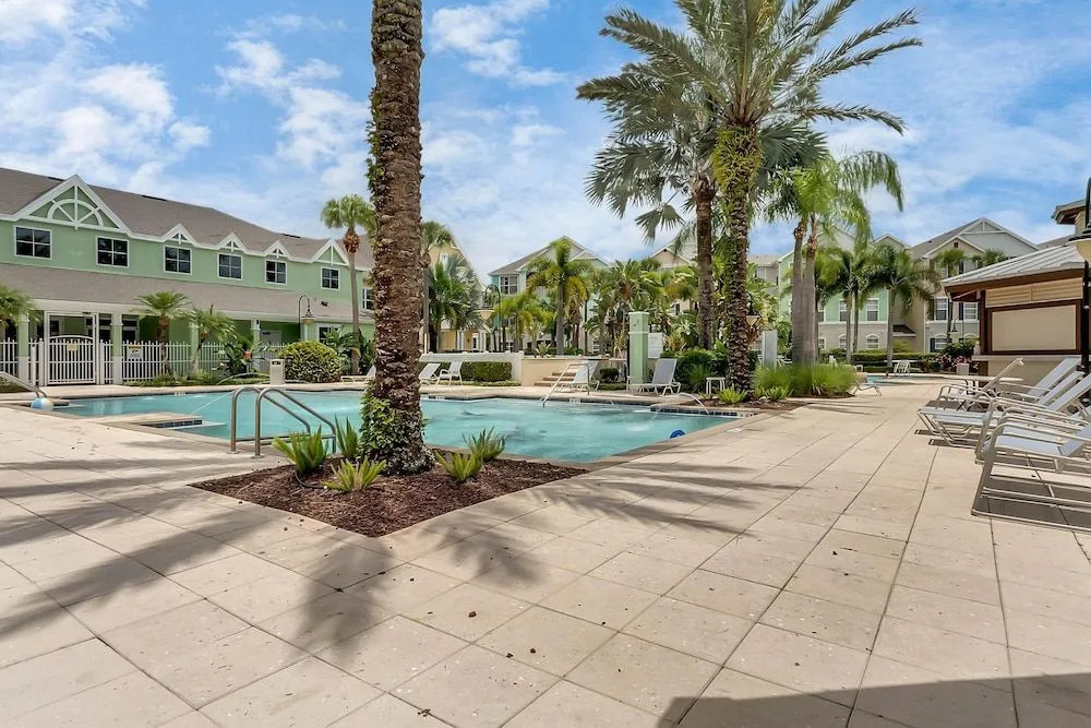 Cozy Apartment Only Miles From Disney Community Pool And Jacuzzii