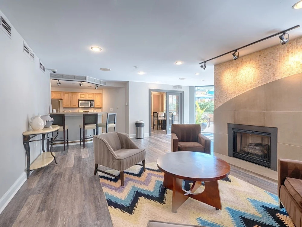 National at Ballston Place