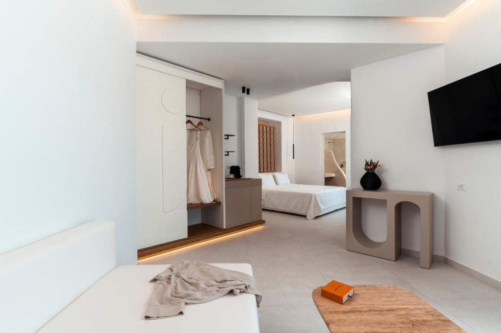 Oikos Santorini Living Concept