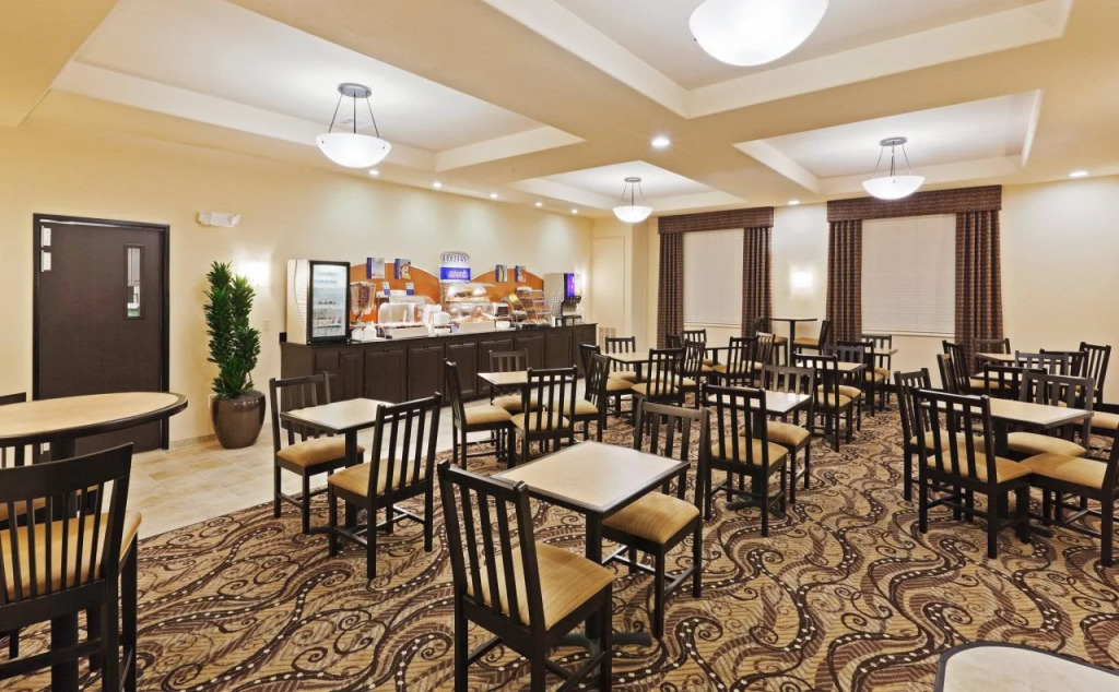 Holiday Inn Express & Suites Oklahoma City NW - Quail Springs by IHG