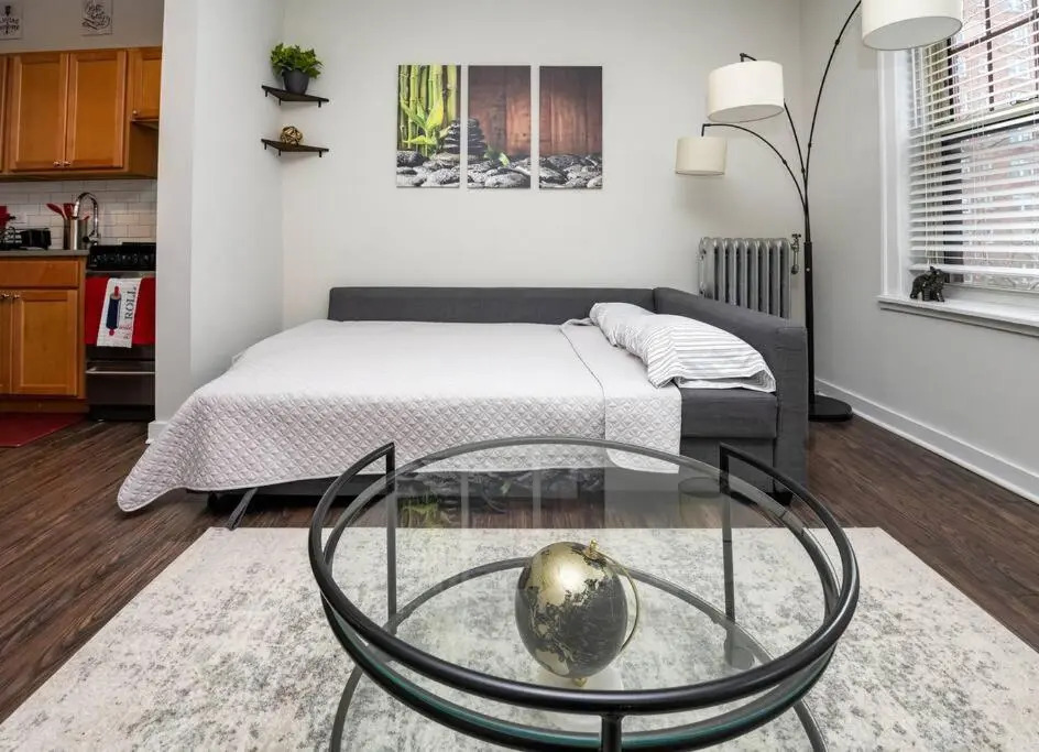 1-bedroom Luxe Oasis in the heart of Hyde Park, Perfect for healthcare workers!
