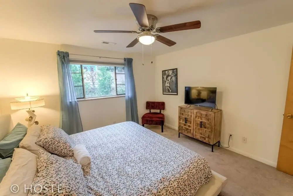 1Br☮70'S Inspired☮Close To Broadmoor & Downtown