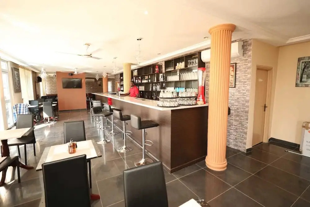 Parigha Hotel
