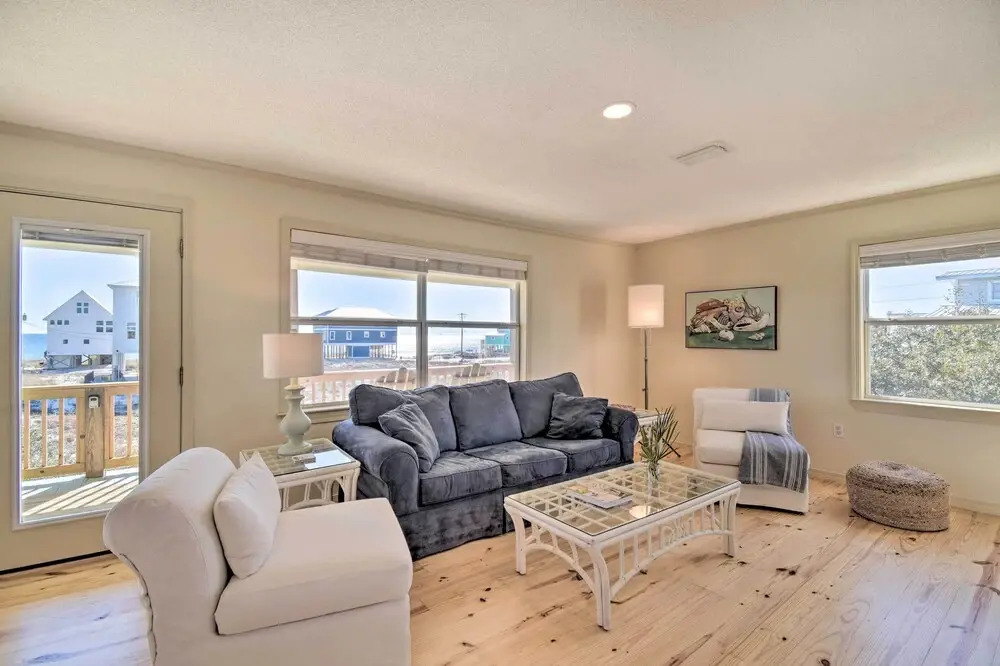 Gulf Shores Rental w/ Large Porch - Walk to Beach