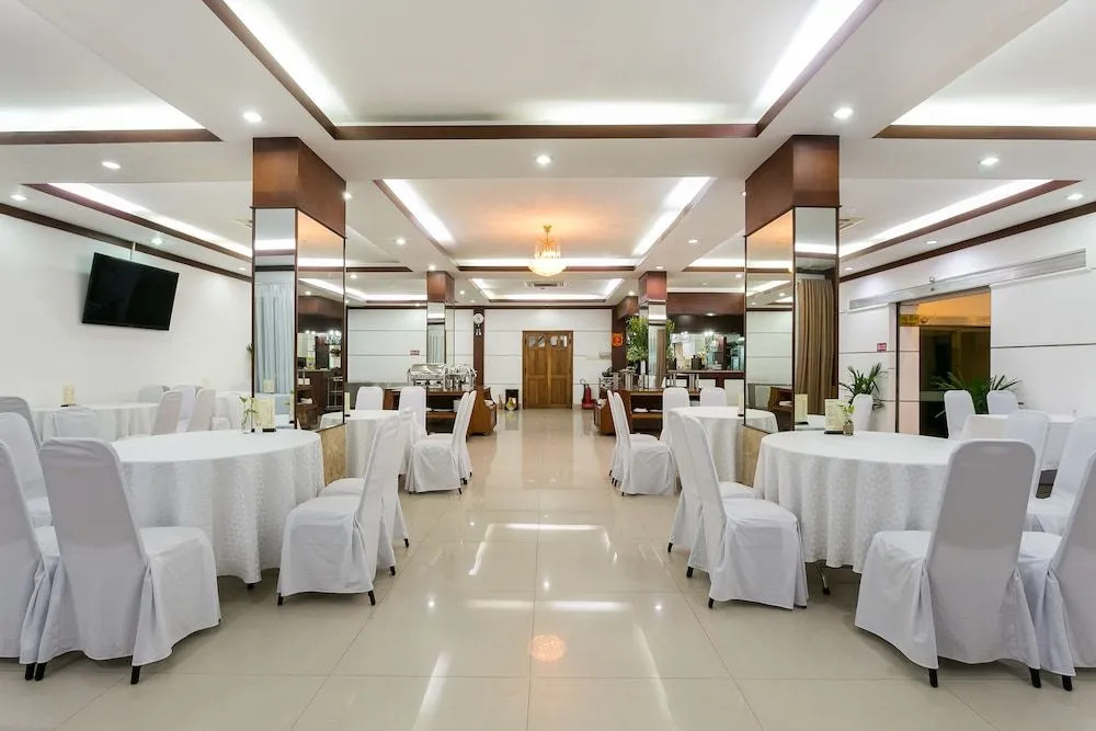 OYO 226 Tao Dan Hotel
