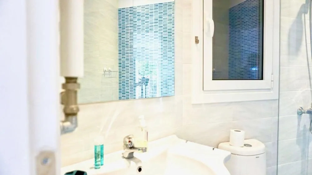 Hilton Hotel Area Renovated Apt next to Metro