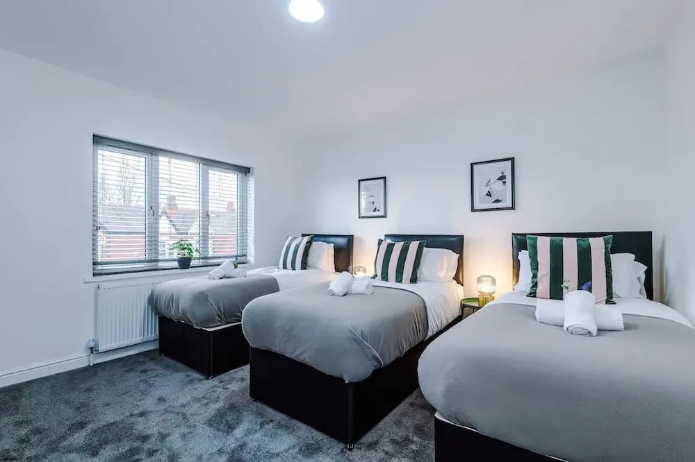 4-bed Townhouse Sleeps 10 With Games Room
