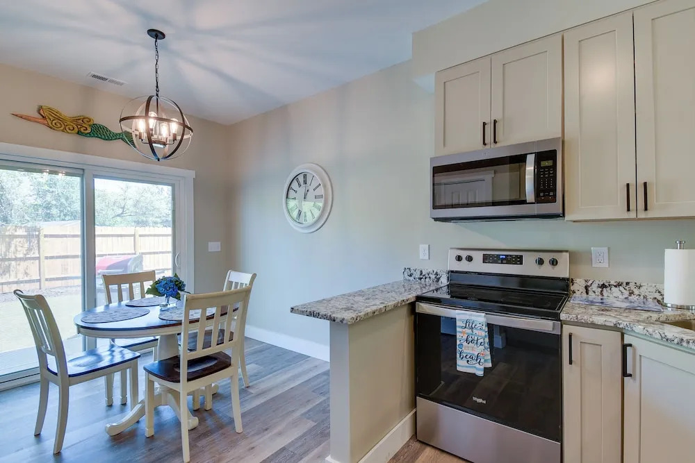 1 Mi to Beach! Ocean Isle Home w/ Shared Lanai