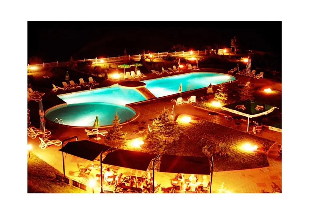 Riviera Complex 6