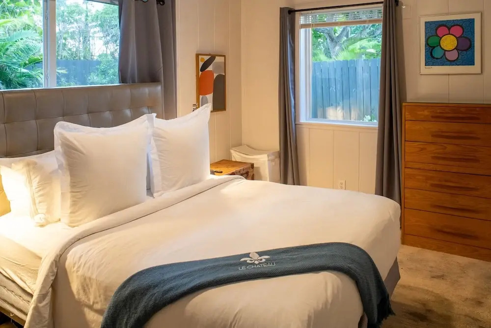 Walk to Wilton Drive - Spacious & Quiet Villa #2 HOT TUB