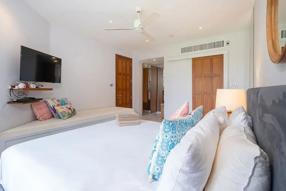 Laguna 2BR Apartment 2223 in Allamanda 2