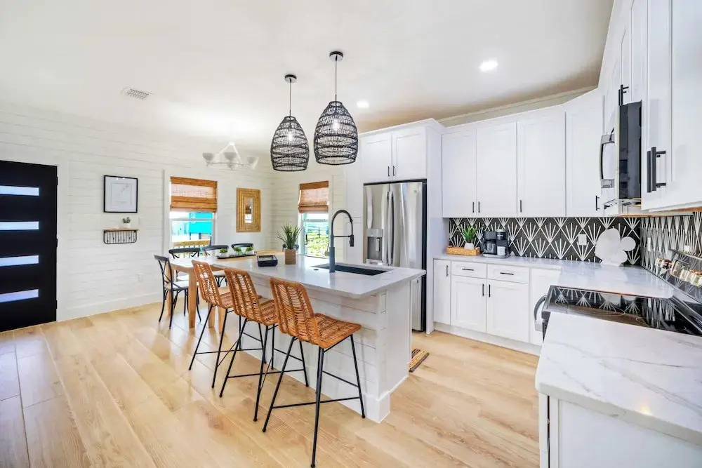 Sleeps 24 2 Homes, Priv Pool, Swing Bar, Patio Lounge Near Nature Preserve