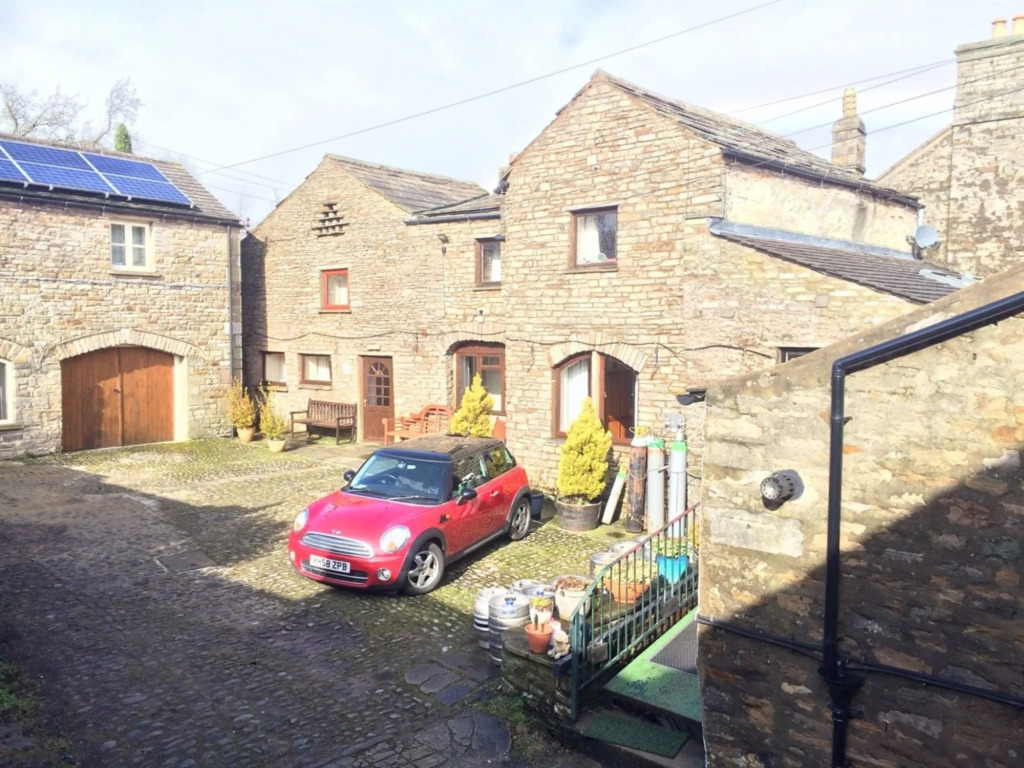 The Fox & Hounds Inn