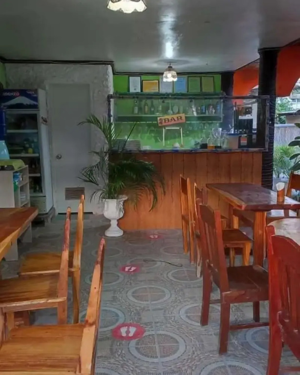 Guannas Place Rooms & Restaurant