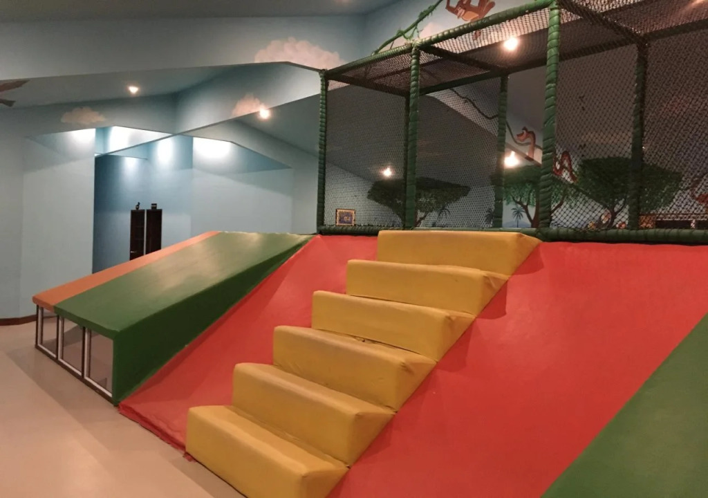 The Corner Transit Hostel