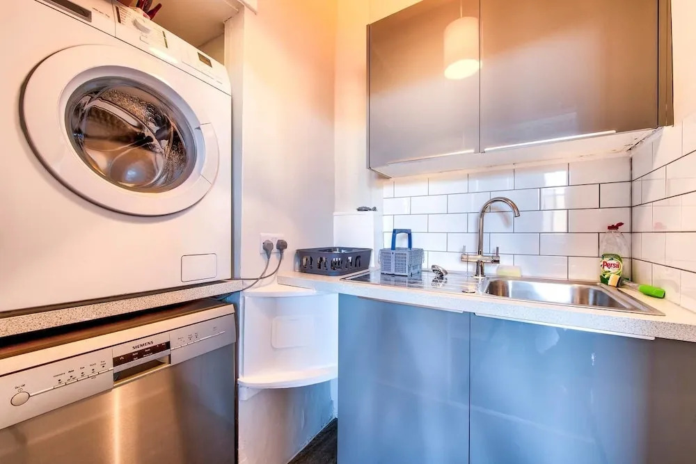 Spacious 2bd Apt Next to The Meadows/old Town