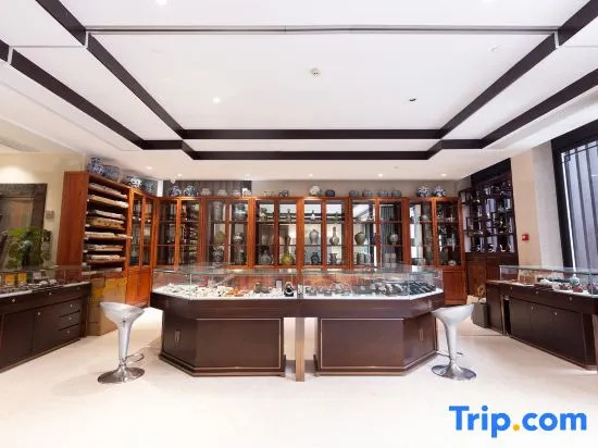 Zheyue Hotel (Shaoxing Lu Xun Hometown Cangqiao Straight Street)