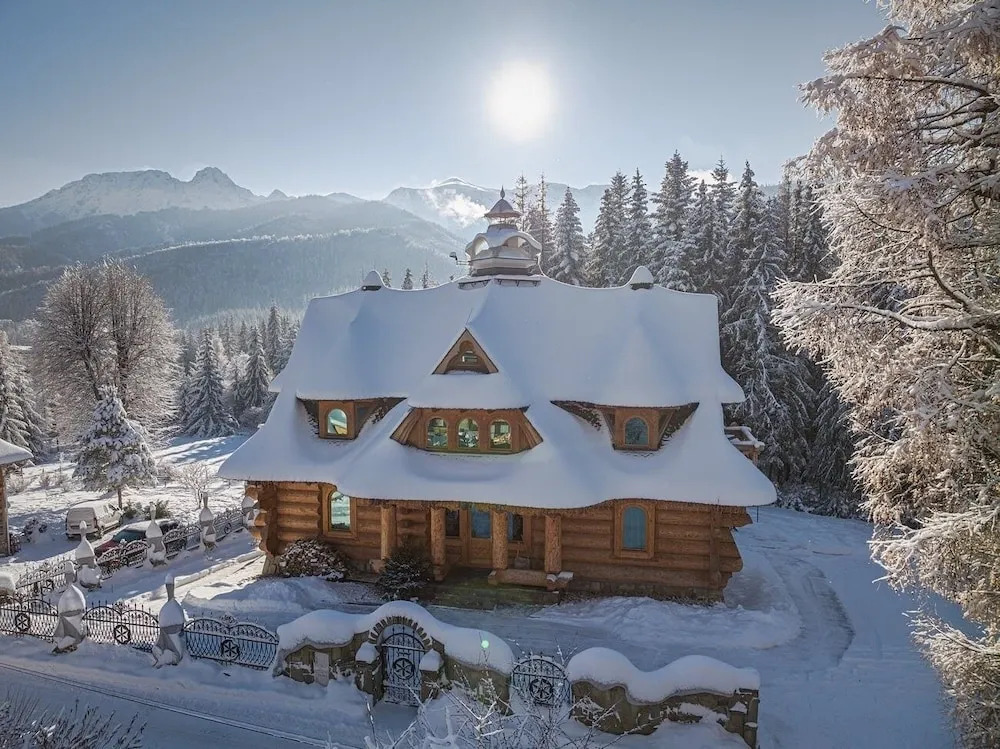 Rich Witch Villa&SPA