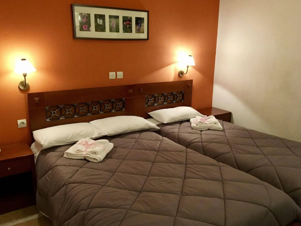 Artemis Hotel