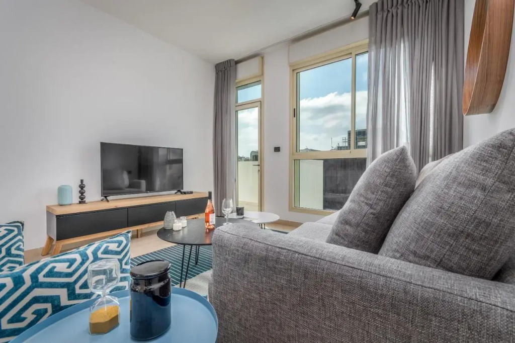 Charming 1 BDR with balcon close to Hilton beach