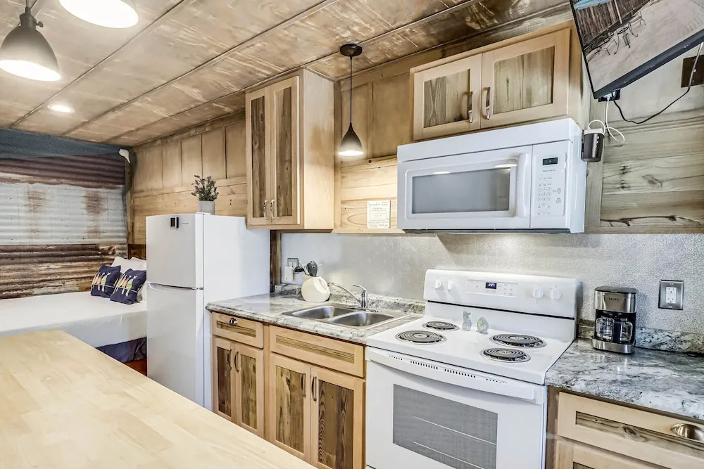 Casas Coastal Experience Cabin B 1 Bedroom Cottage by RedAwning