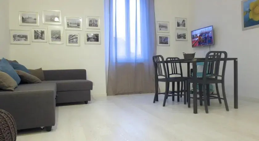 Temporary House - Isola District