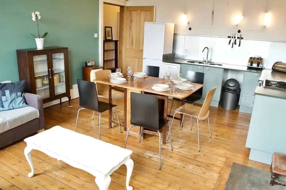 Central 3 Bedroom Flat