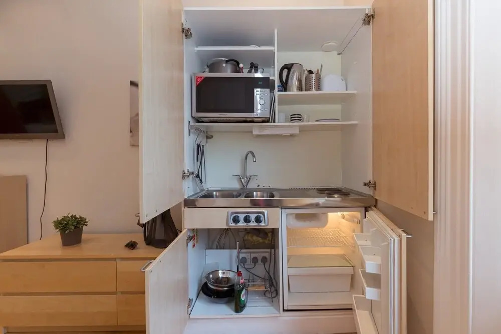 23/43 Stunning Mezzanine Studio in Notting Hill
