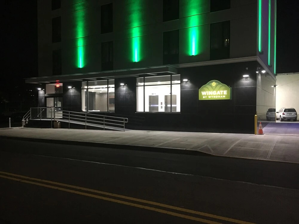 LeTap Hotel near AirTrain JFK Airport