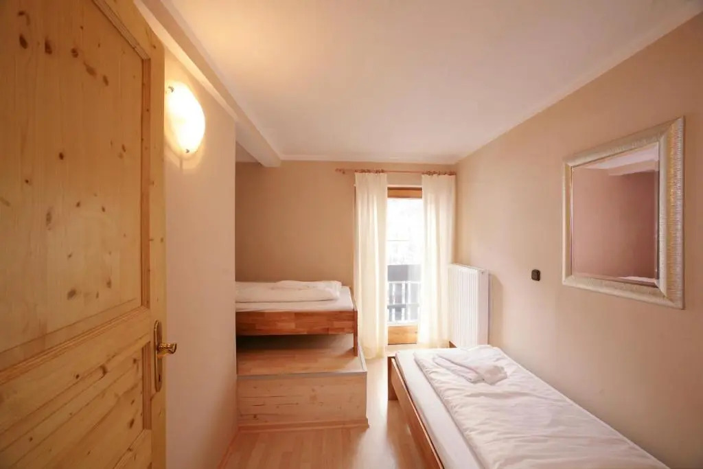Penthouse White Schmitten