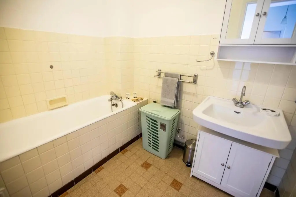 ++++ renovated cosy 50m2 sunny flat / balcony / close to beach and to the Palais des festivals ++++