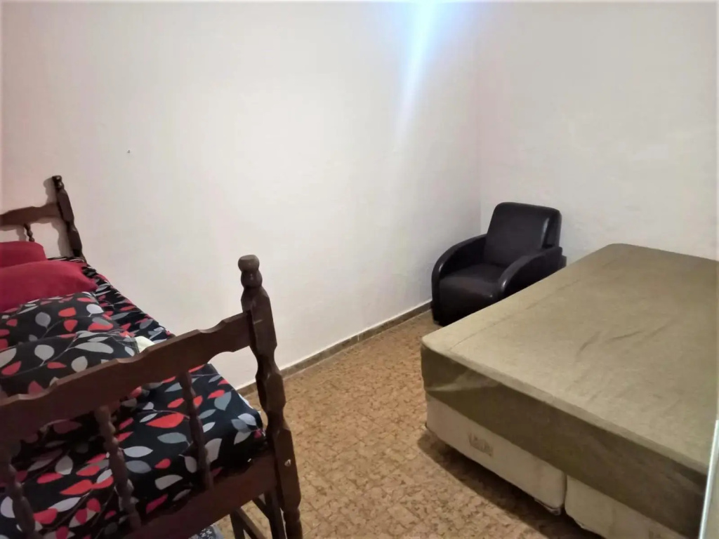 Aconchegante Casa em Ubatuba com MESA DE BILHAR para Temporada com 3 quartos, sendo 1 suíte com ar condicionado.