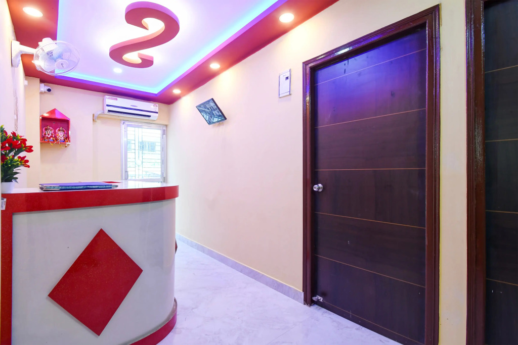 Hotel O Shivam Regency Near Acropolis Mall