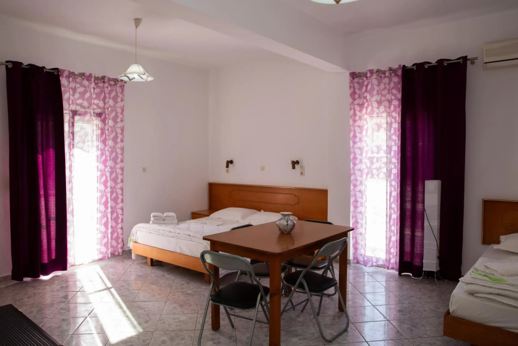 Sea Breeze Hotel