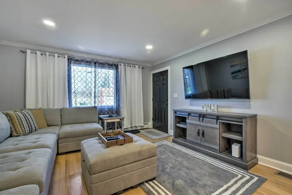 Modern Middletown Retreat, Minutes to Downtown!