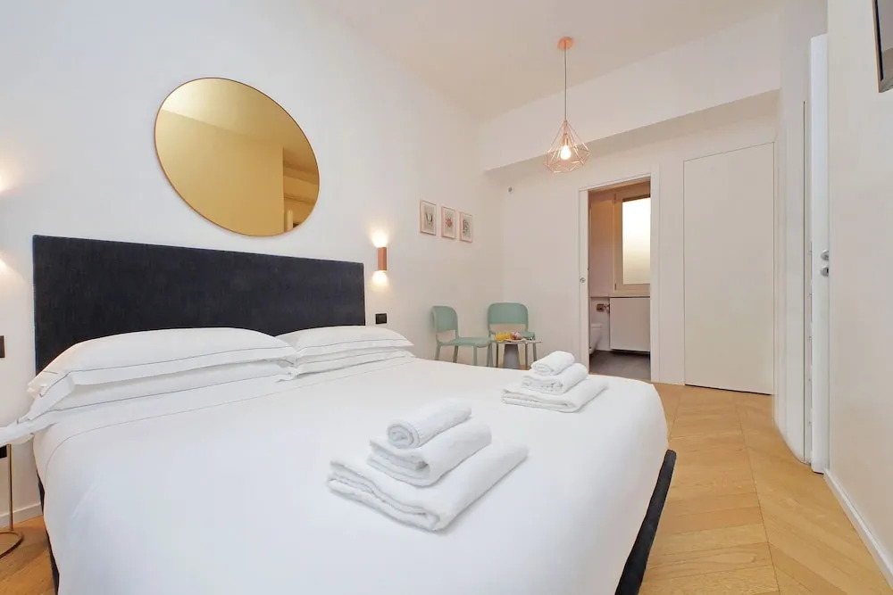 TR Campo de Fiori Retreat w Sauna and Jetted Tub